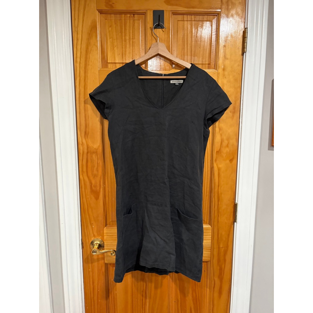 Jennifer Glasgow Black Linen Minimalist Shift Dress Pockets Canada M